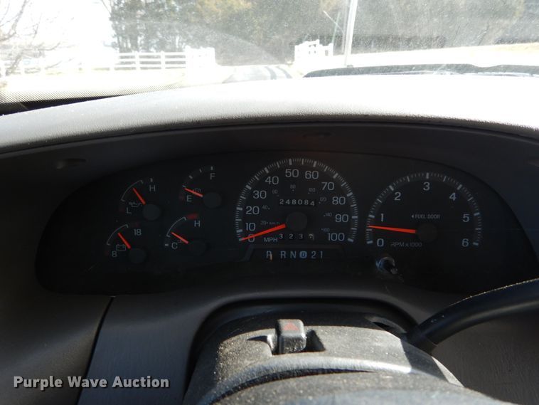 image for item DH5076 1997 Ford F250 SuperCab pickup truck