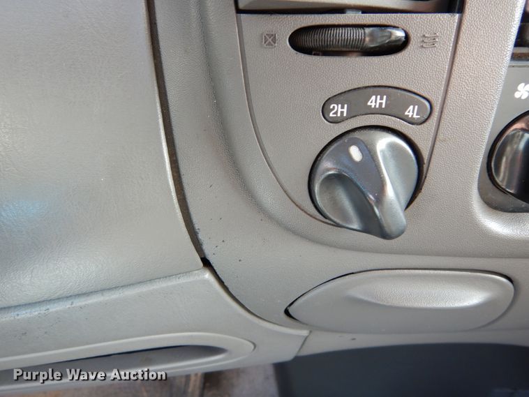 image for item DH5076 1997 Ford F250 SuperCab pickup truck