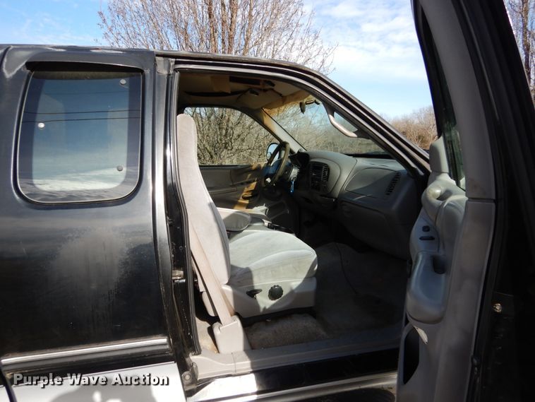 image for item DH5076 1997 Ford F250 SuperCab pickup truck