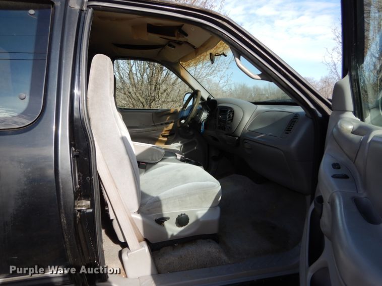 image for item DH5076 1997 Ford F250 SuperCab pickup truck