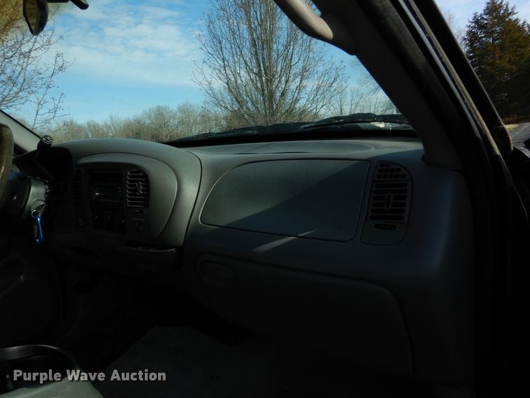 image for item DH5076 1997 Ford F250 SuperCab pickup truck