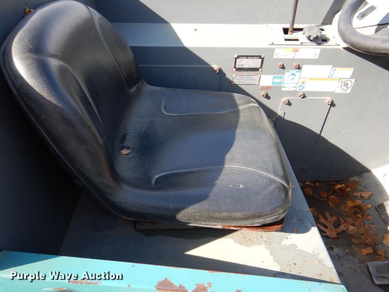 image for item DH5305 2009 Tennant S30 sweeper