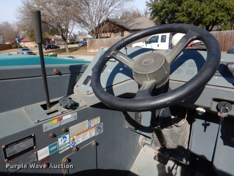 image for item DH5305 2009 Tennant S30 sweeper