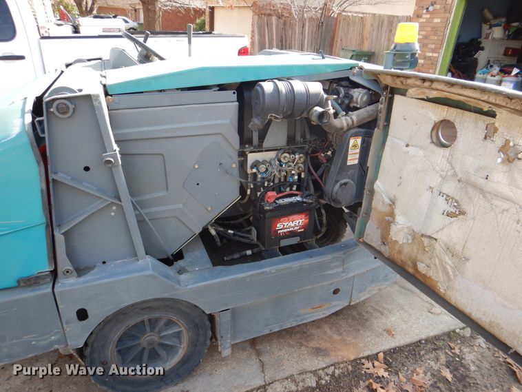 image for item DH5305 2009 Tennant S30 sweeper