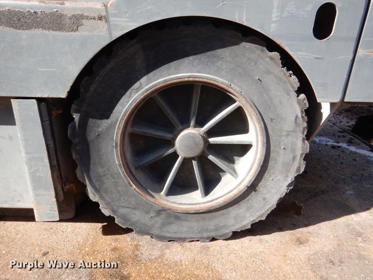 image for item DH5305 2009 Tennant S30 sweeper