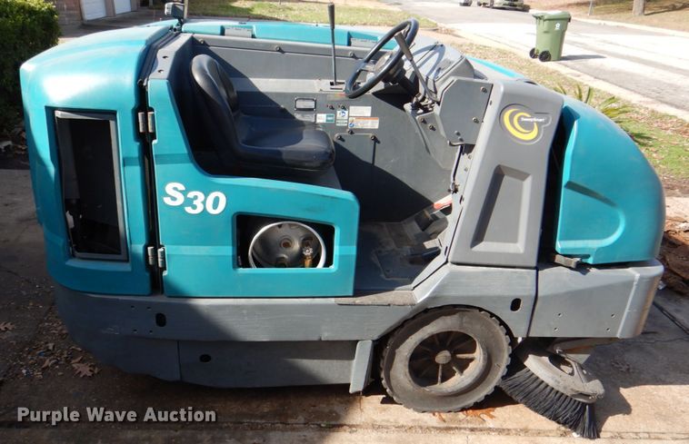 image for item DH5306 2013 Tennant S30 sweeper