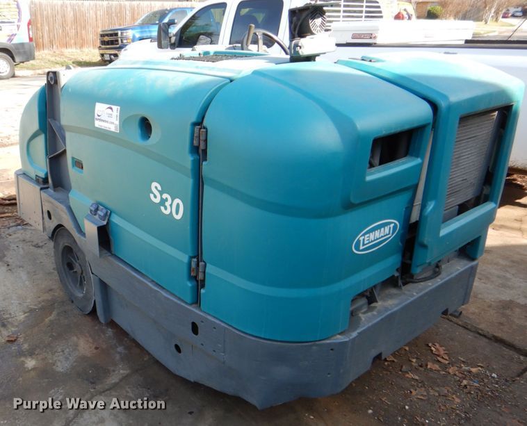 image for item DH5306 2013 Tennant S30 sweeper