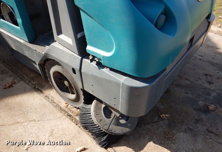 image for item DH5306 2013 Tennant S30 sweeper