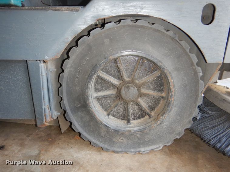 image for item DH5306 2013 Tennant S30 sweeper