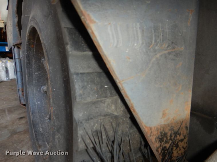 image for item DH5306 2013 Tennant S30 sweeper