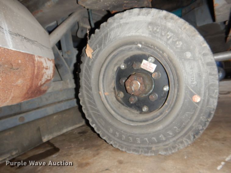 image for item DH5306 2013 Tennant S30 sweeper