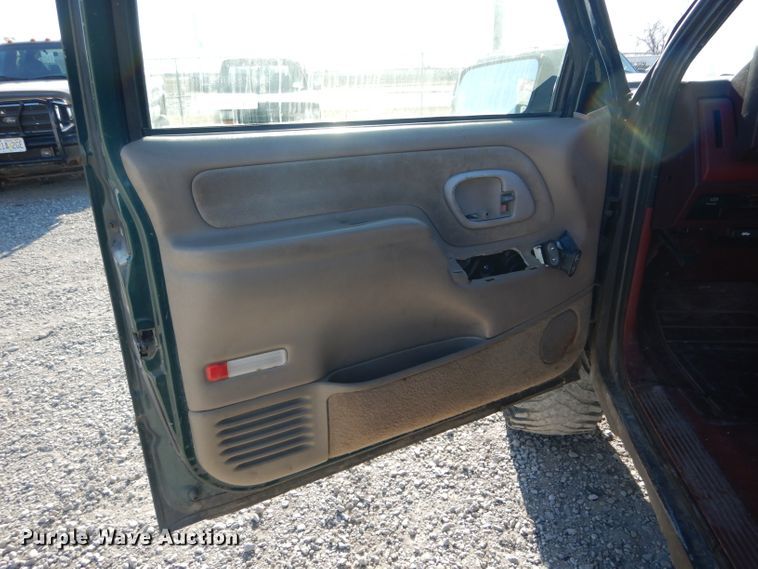 image for item DH6258 1991 Chevrolet K1500 Ext. Cab pickup truck