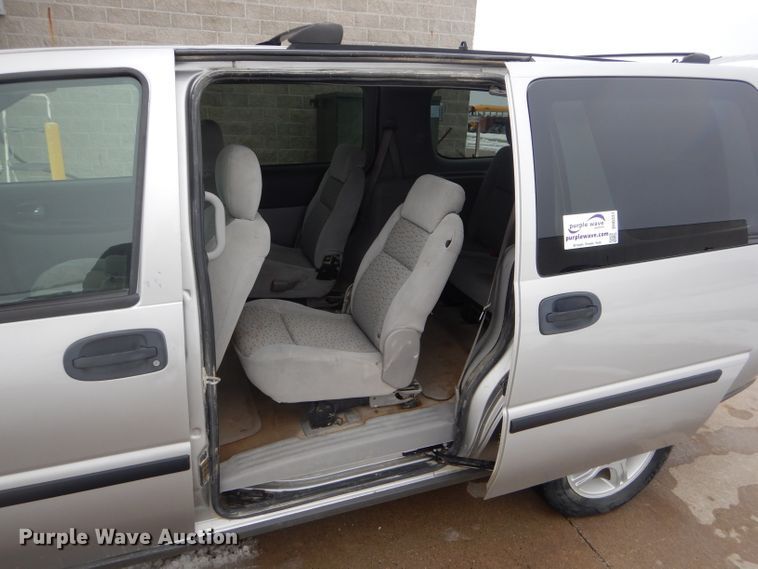 image for item DH6337 2008 Chevrolet Uplander LS van