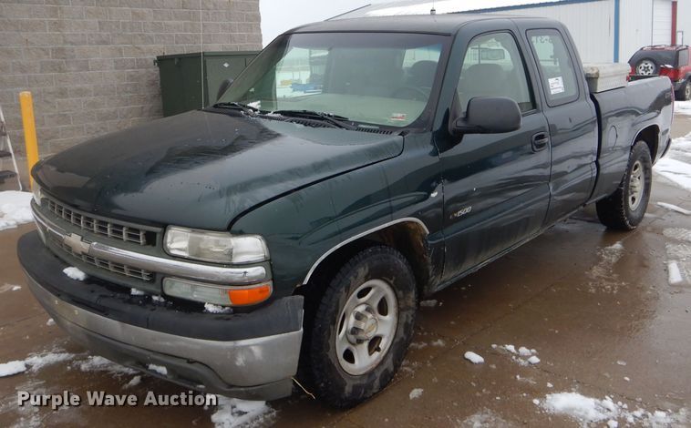 image for item DH6338 2002 Chevrolet Silverado 1500 Ext. Cab pickup truck