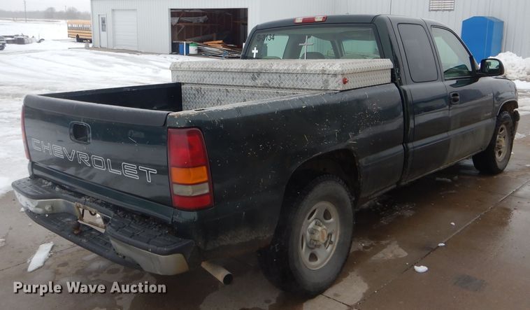image for item DH6338 2002 Chevrolet Silverado 1500 Ext. Cab pickup truck