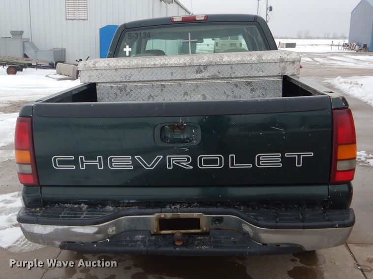 image for item DH6338 2002 Chevrolet Silverado 1500 Ext. Cab pickup truck