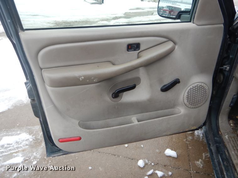 image for item DH6338 2002 Chevrolet Silverado 1500 Ext. Cab pickup truck