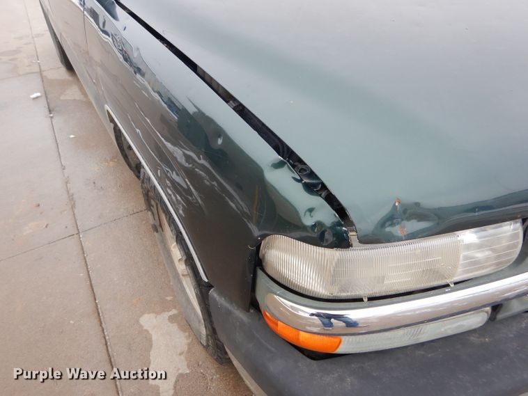 image for item DH6338 2002 Chevrolet Silverado 1500 Ext. Cab pickup truck