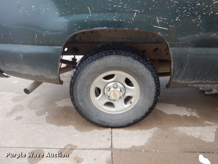 image for item DH6338 2002 Chevrolet Silverado 1500 Ext. Cab pickup truck