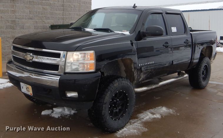 image for item DH6340 2007 Chevrolet Silverado 1500 Crew Cab pickup truck