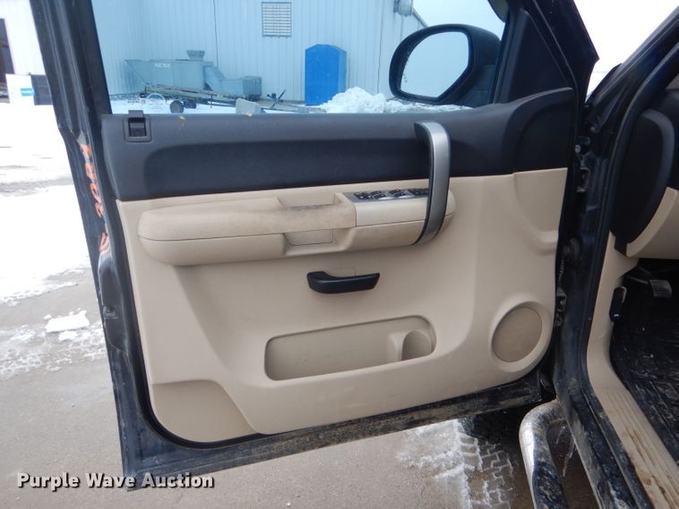 image for item DH6340 2007 Chevrolet Silverado 1500 Crew Cab pickup truck