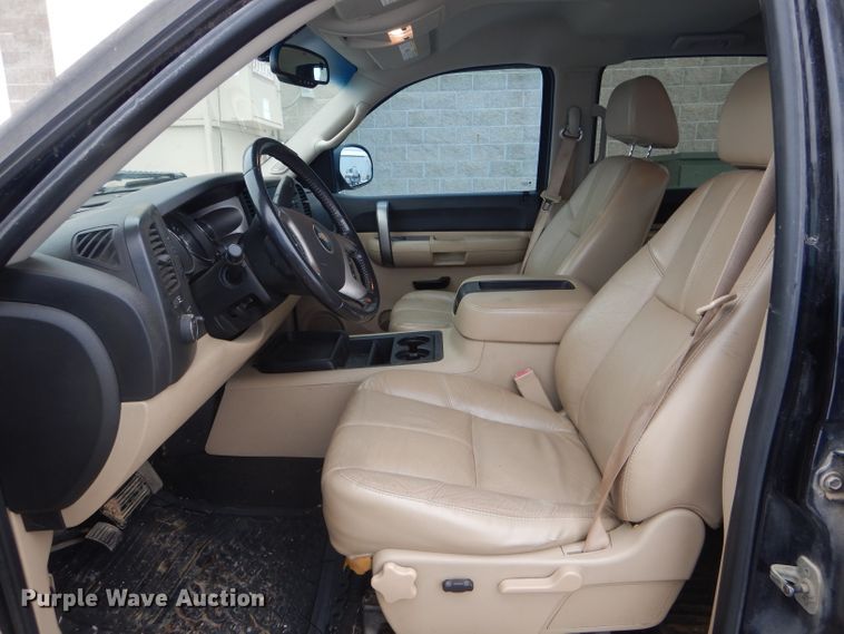 image for item DH6340 2007 Chevrolet Silverado 1500 Crew Cab pickup truck