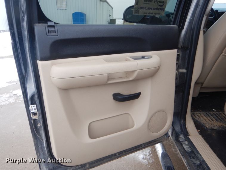 image for item DH6340 2007 Chevrolet Silverado 1500 Crew Cab pickup truck