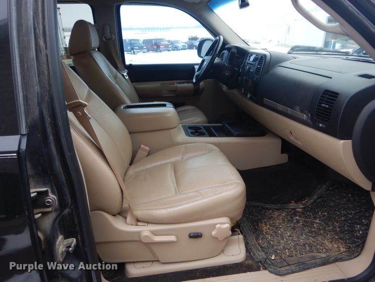 image for item DH6340 2007 Chevrolet Silverado 1500 Crew Cab pickup truck