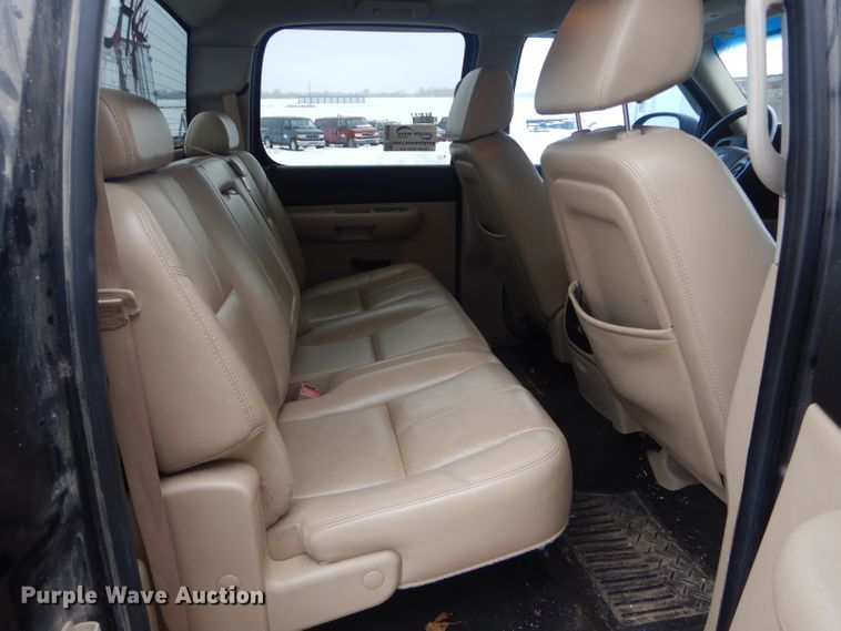 image for item DH6340 2007 Chevrolet Silverado 1500 Crew Cab pickup truck