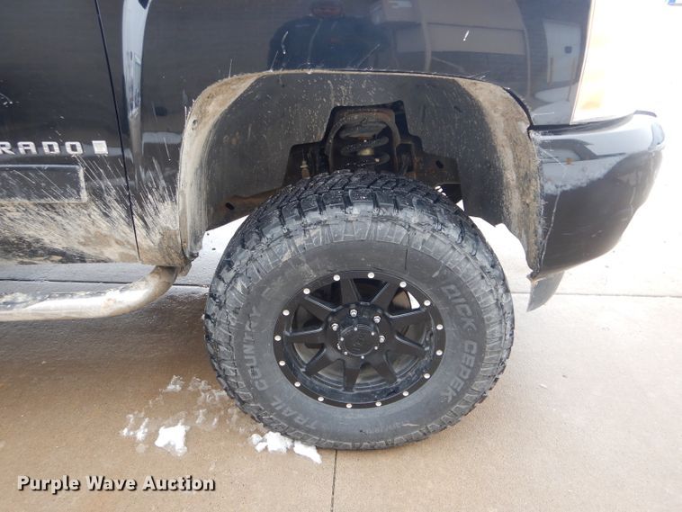 image for item DH6340 2007 Chevrolet Silverado 1500 Crew Cab pickup truck