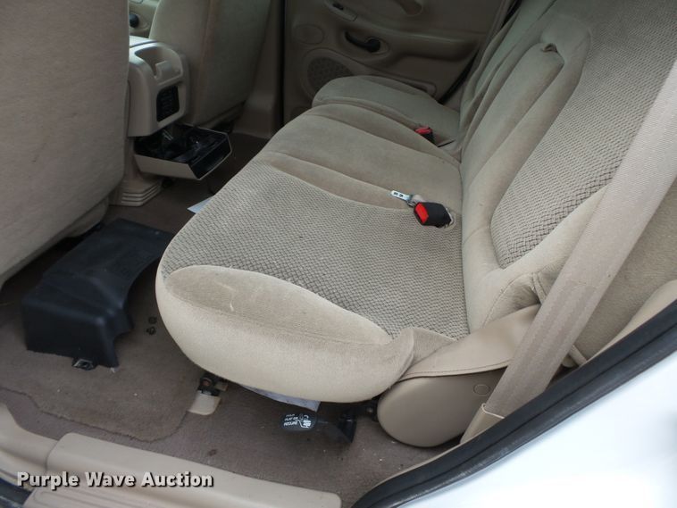 image for item DH7829 2000 Ford Expedition XLT SUV