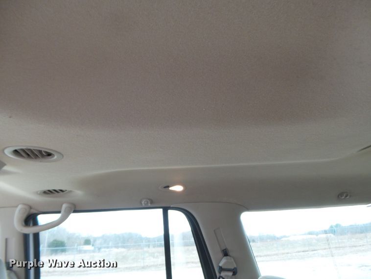 image for item DH7829 2000 Ford Expedition XLT SUV