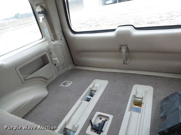 image for item DH7829 2000 Ford Expedition XLT SUV