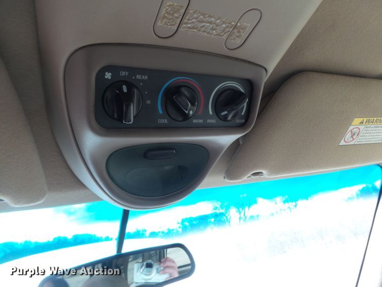 image for item DH7829 2000 Ford Expedition XLT SUV