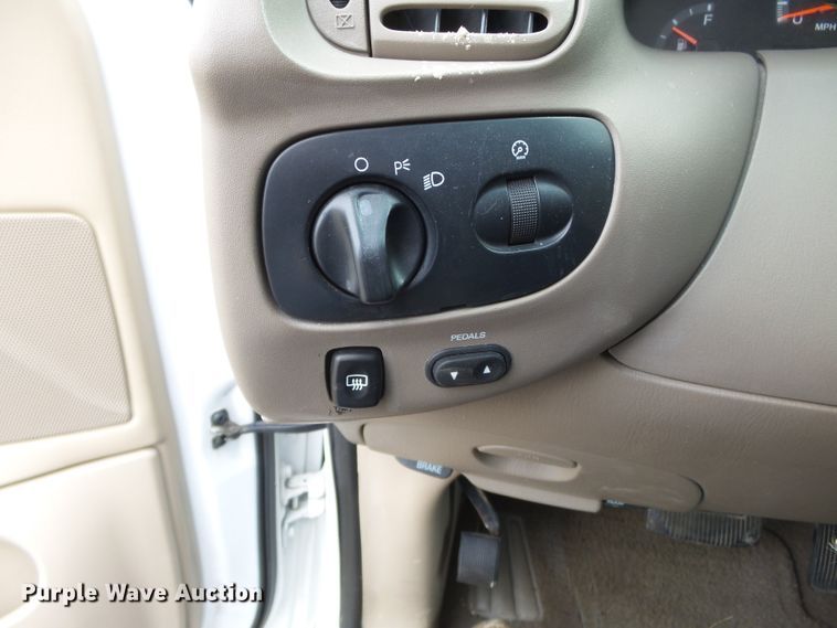 image for item DH7829 2000 Ford Expedition XLT SUV