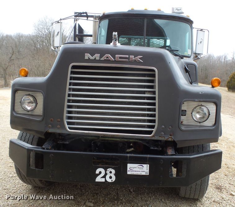 image for item DH7836 1999 Mack DM690S log loader truck