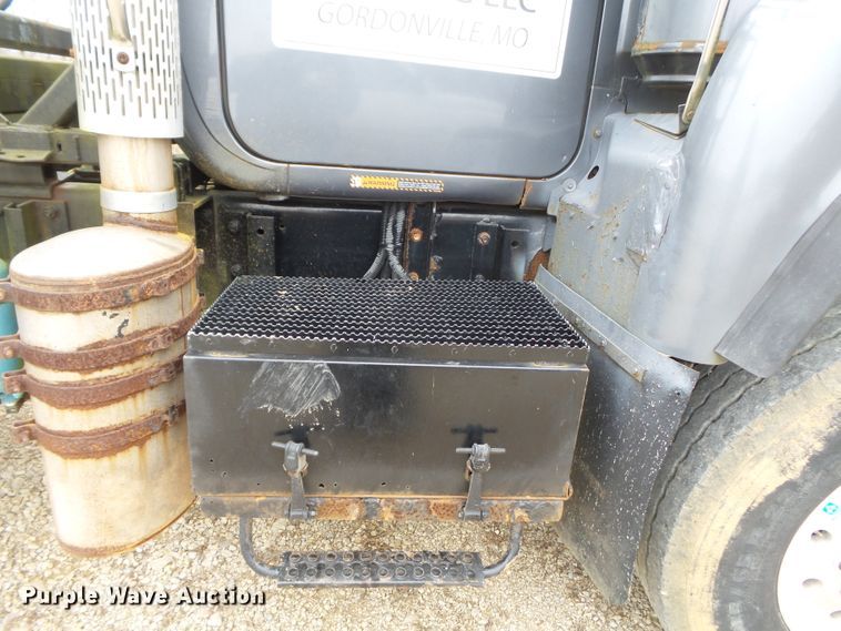 image for item DH7836 1999 Mack DM690S log loader truck