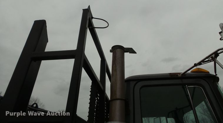 image for item DH7836 1999 Mack DM690S log loader truck