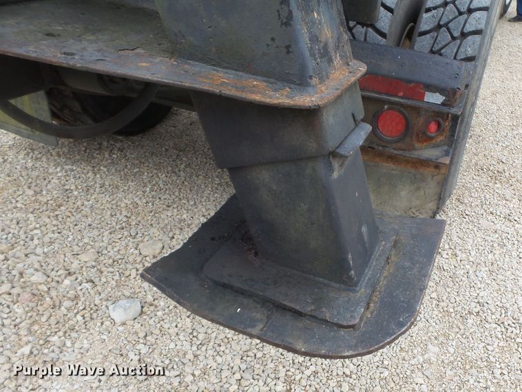 image for item DH7836 1999 Mack DM690S log loader truck