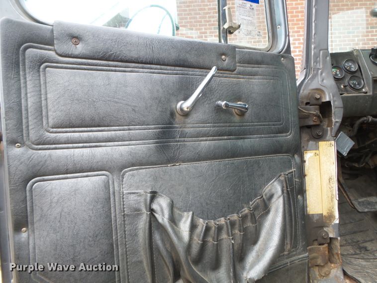 image for item DH7836 1999 Mack DM690S log loader truck