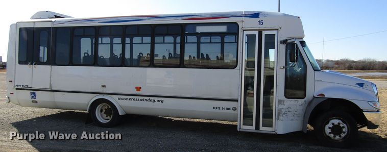 image for item DH8328 2006 International 3200 shuttle bus