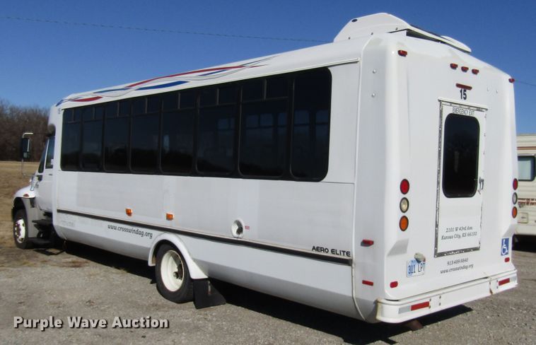 image for item DH8328 2006 International 3200 shuttle bus