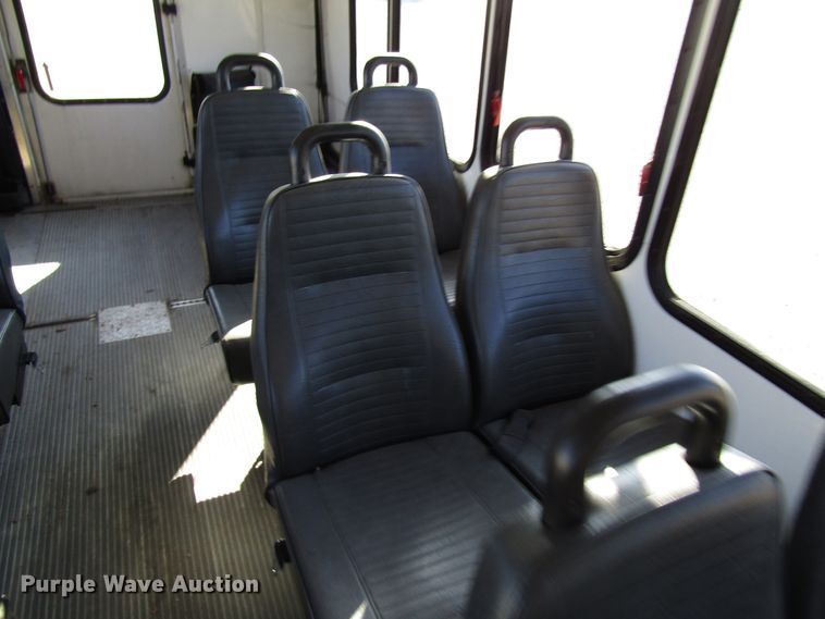 image for item DH8328 2006 International 3200 shuttle bus