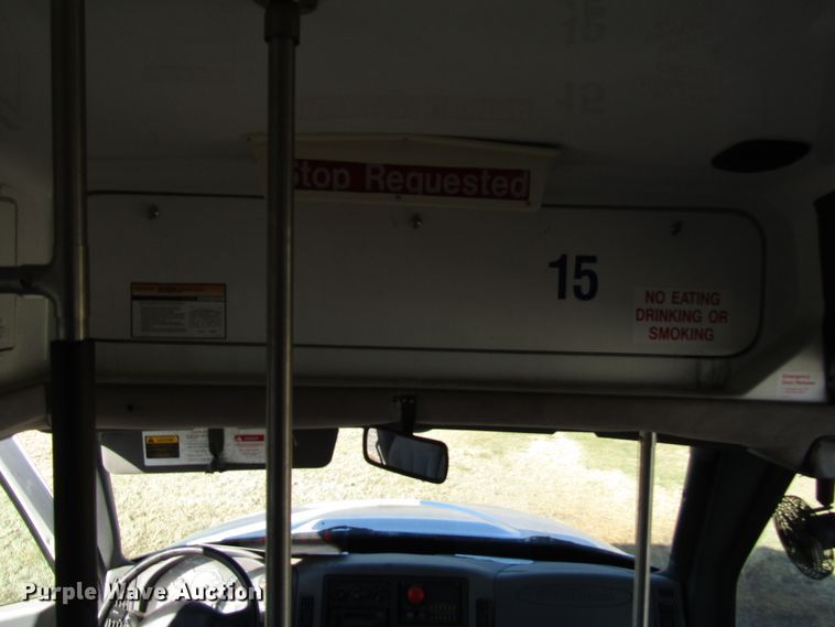 image for item DH8328 2006 International 3200 shuttle bus