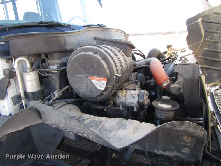 image for item DH8328 2006 International 3200 shuttle bus