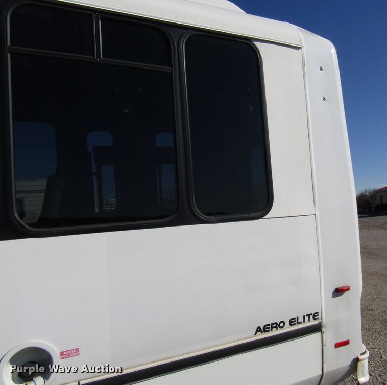 image for item DH8328 2006 International 3200 shuttle bus