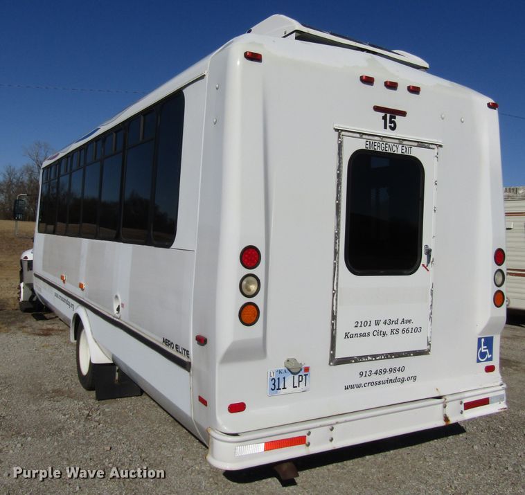 image for item DH8328 2006 International 3200 shuttle bus