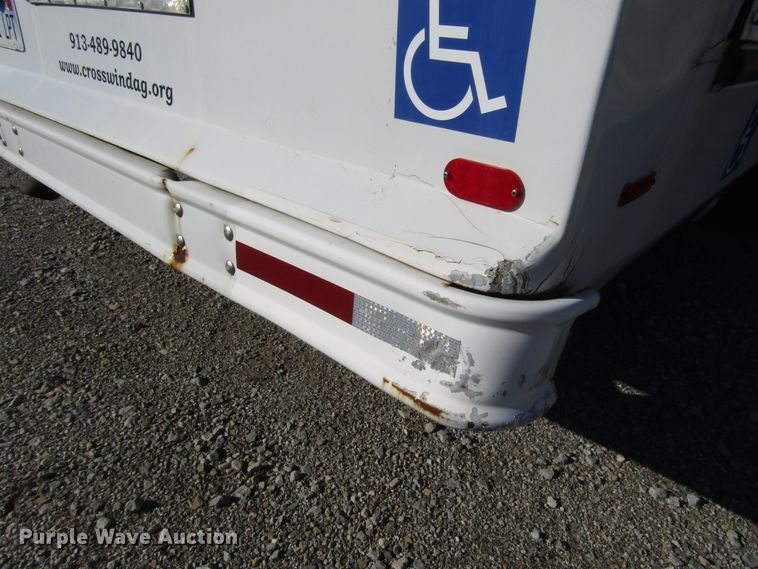 image for item DH8328 2006 International 3200 shuttle bus