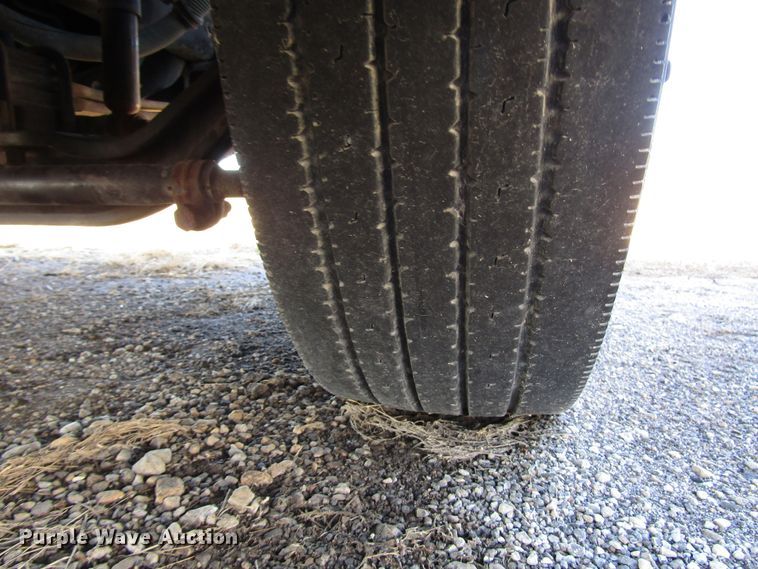 image for item DH8328 2006 International 3200 shuttle bus