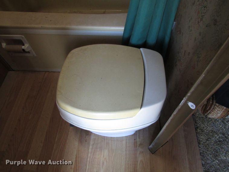 image for item DH8329 1983 Ford Econoline E350 RV